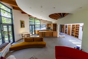 Sitting Room (2)_HMH- click for photo gallery